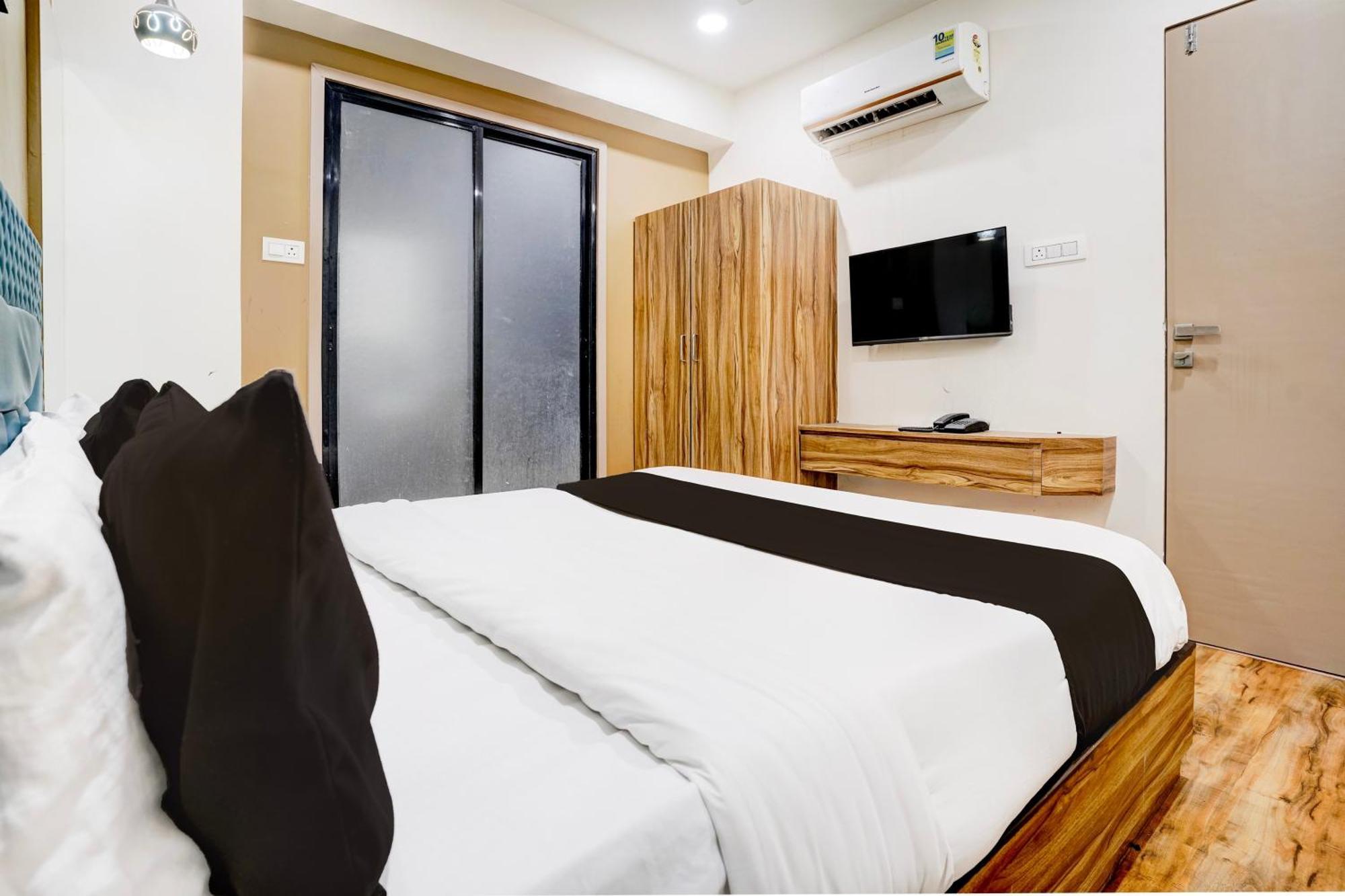 Super Collection O Vesu Surat Formerly Hotel Signature Εξωτερικό φωτογραφία