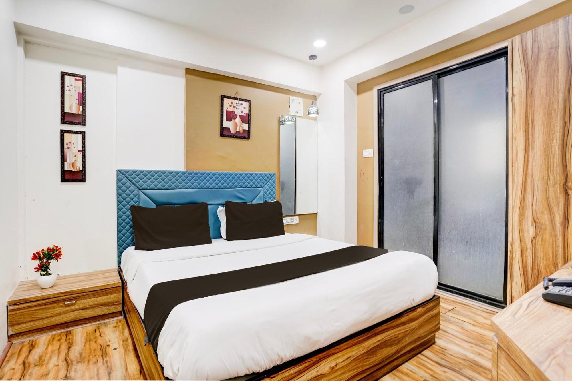 Super Collection O Vesu Surat Formerly Hotel Signature Εξωτερικό φωτογραφία