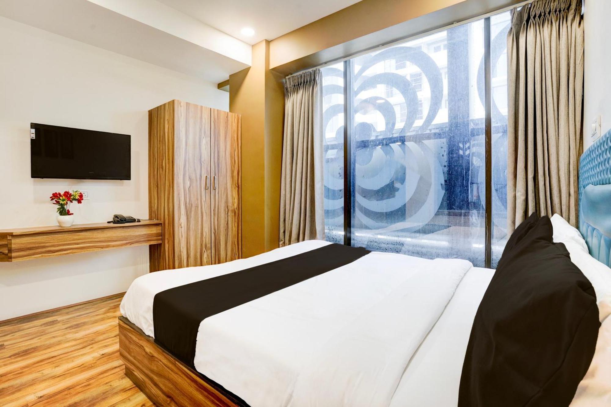 Super Collection O Vesu Surat Formerly Hotel Signature Εξωτερικό φωτογραφία