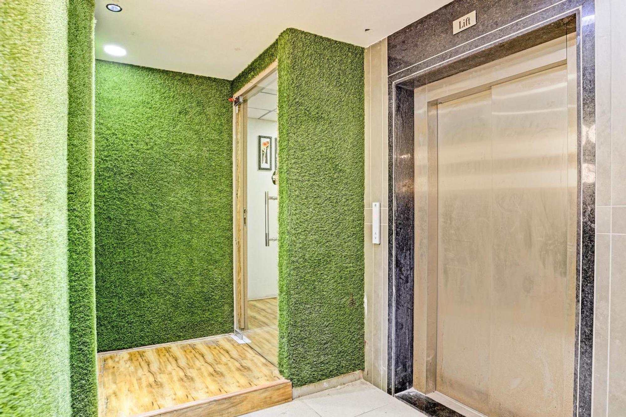 Super Collection O Vesu Surat Formerly Hotel Signature Εξωτερικό φωτογραφία