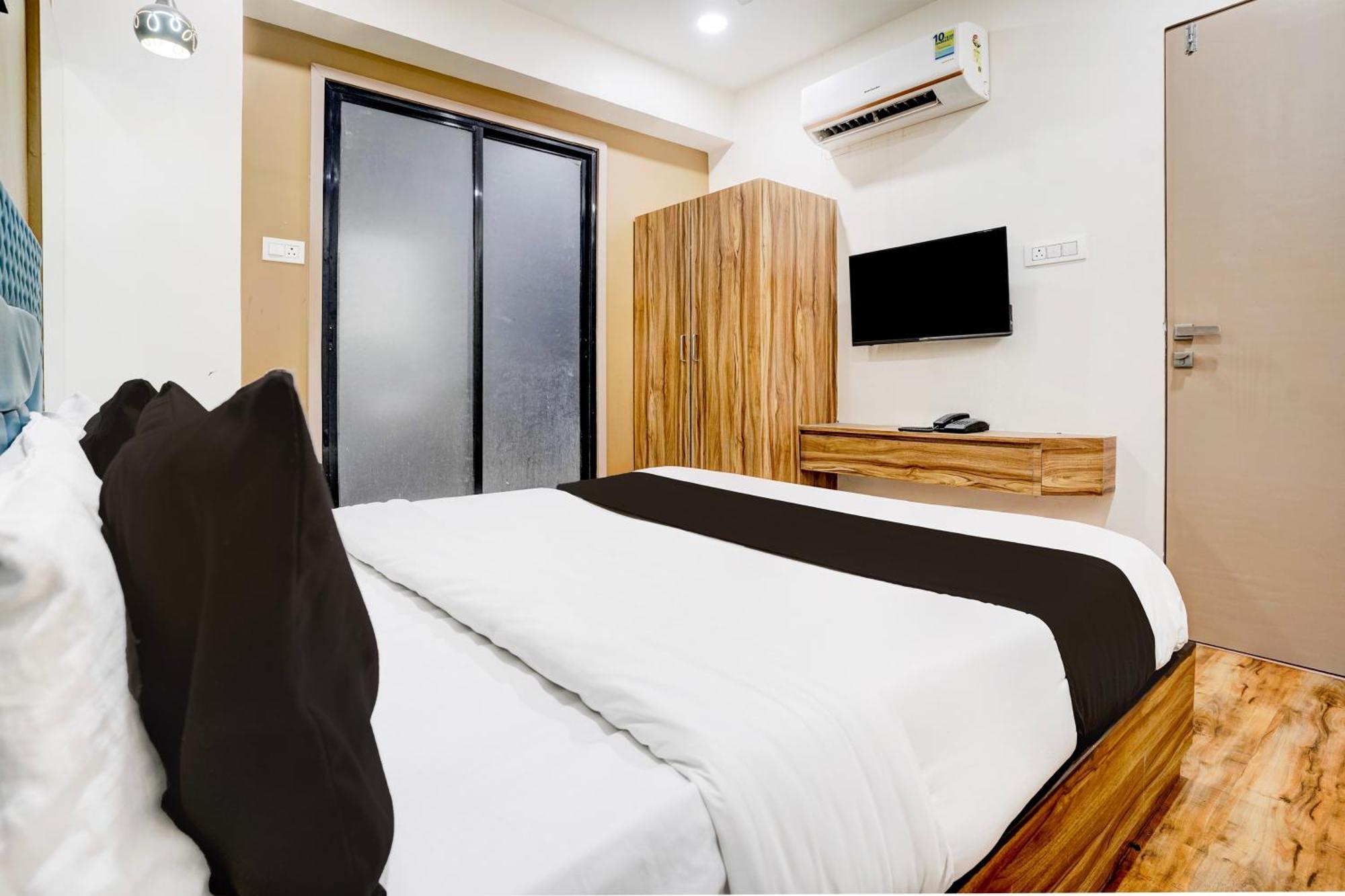 Super Collection O Vesu Surat Formerly Hotel Signature Εξωτερικό φωτογραφία